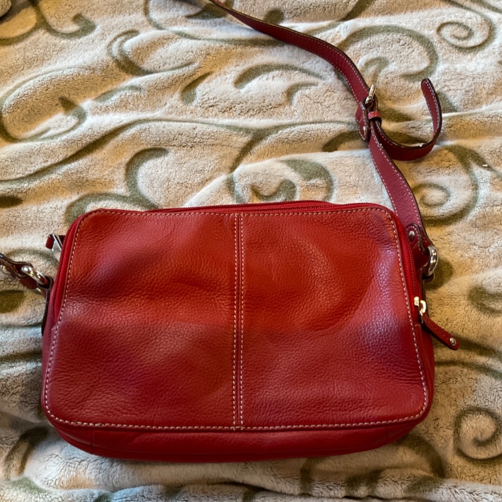 Tignanello Red Leather Buckle Detail Crossbody Shoulder Bag - Picture 3 of 7